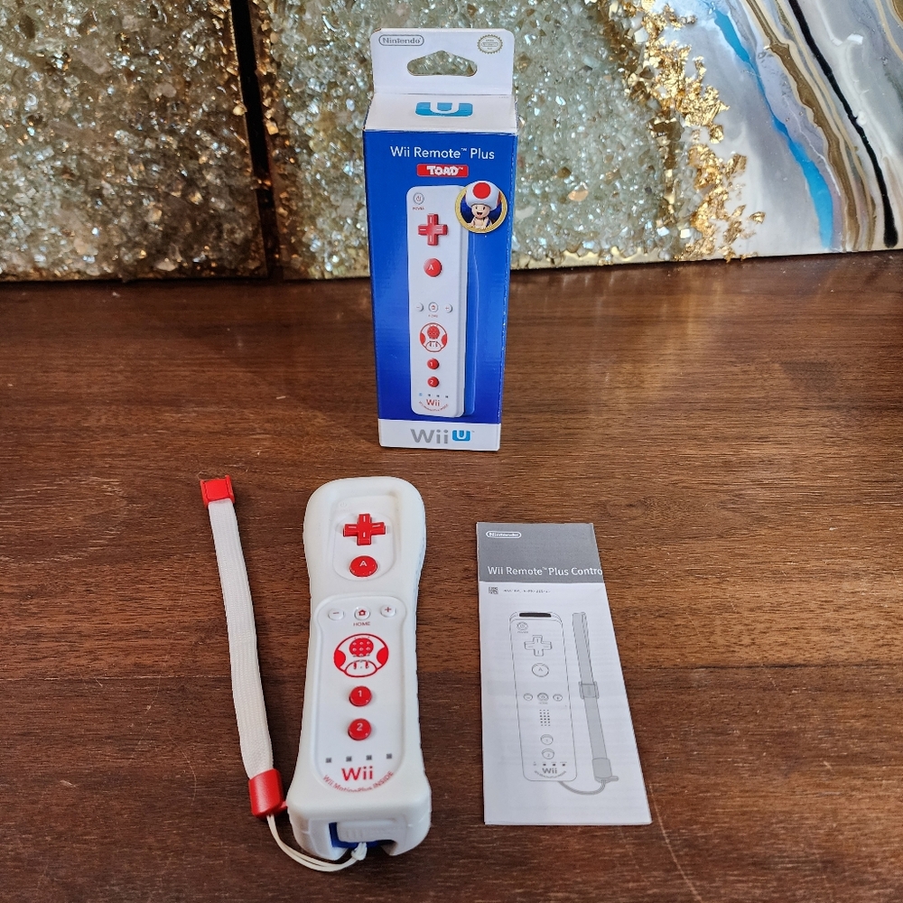 * RARE * Nintendo Wii Remote PLUS TOAD Controller CIB